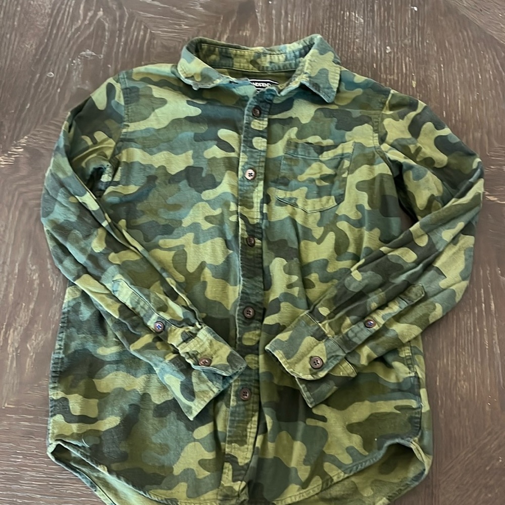 Lands End green camo flannel, M (10-12)